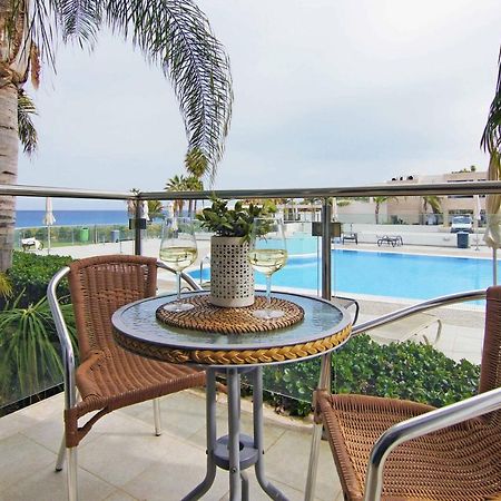 Diana - Coralli Beachfront Apartment Протарас Екстериор снимка