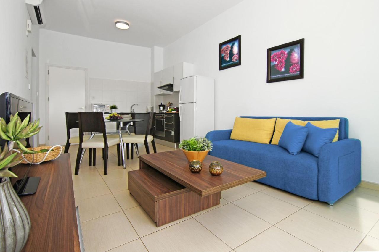 Diana - Coralli Beachfront Apartment Протарас Екстериор снимка