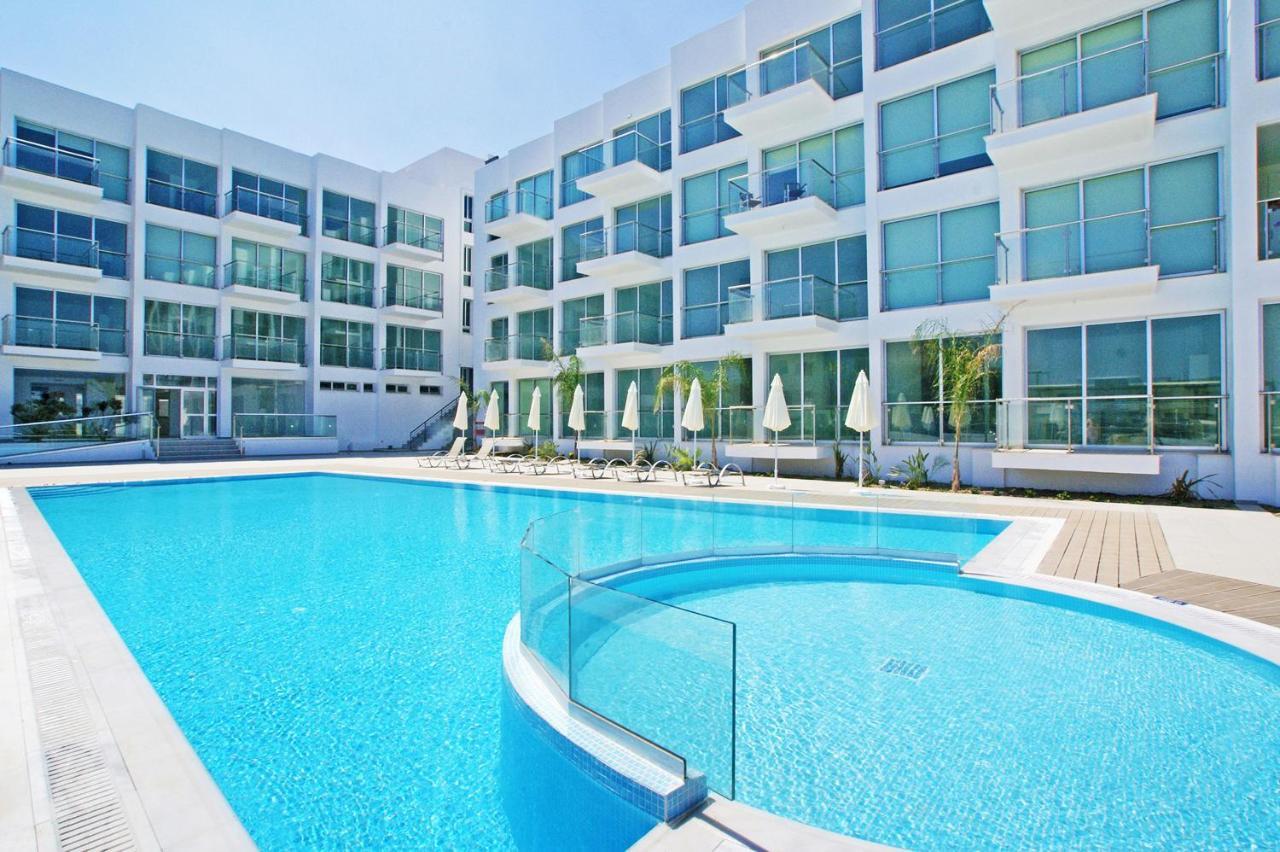 Diana - Coralli Beachfront Apartment Протарас Екстериор снимка