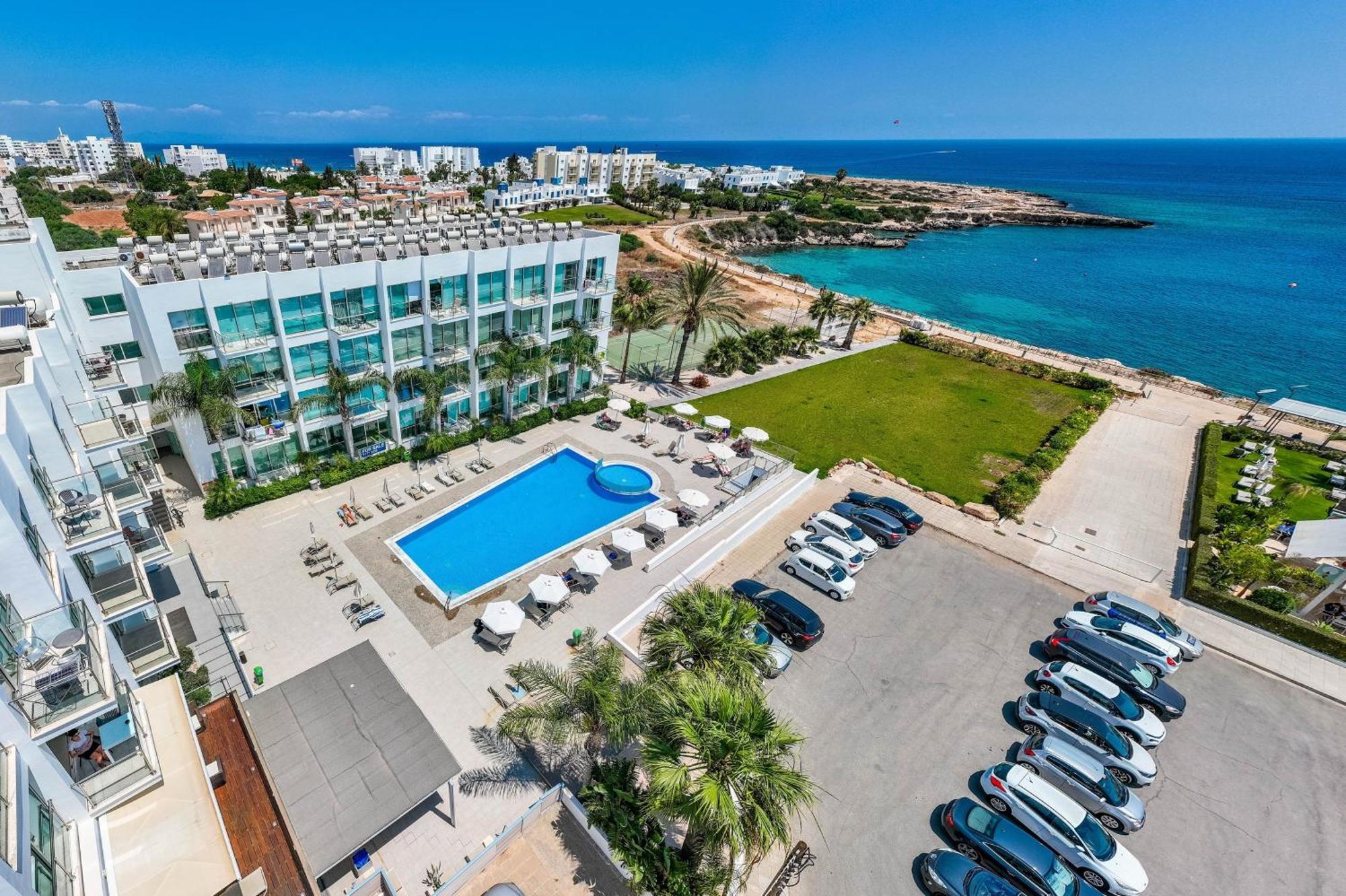 Diana - Coralli Beachfront Apartment Протарас Екстериор снимка